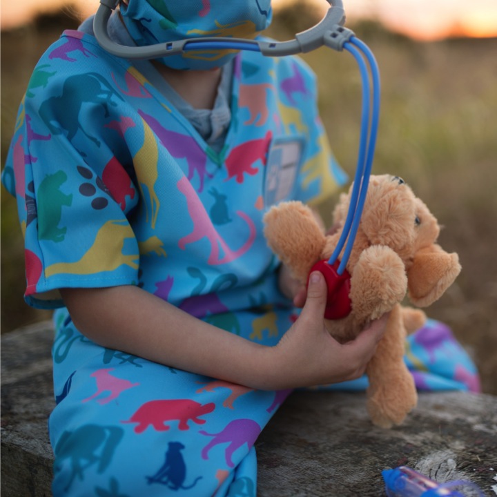 COSTUME VÉTÉRINAIRE AVEC ACCESSOIRES 5-6ANS